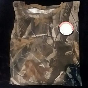 Men's long sleeve tee with chest pocket camouflage